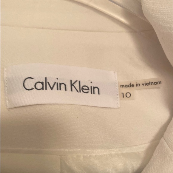 Calvin Klein Black and White Suits Timeless Elegance - Picture 2 of 5